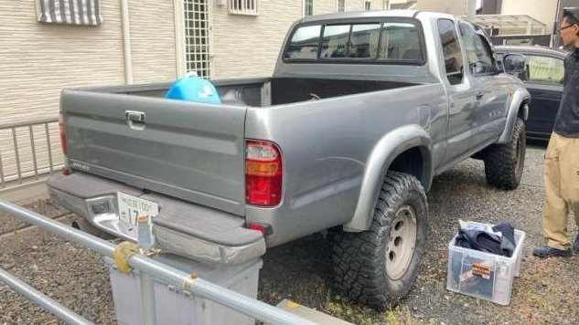 TOYOTA HILUX 2003