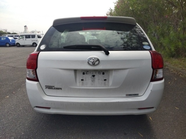 Toyota Fielder 2014
