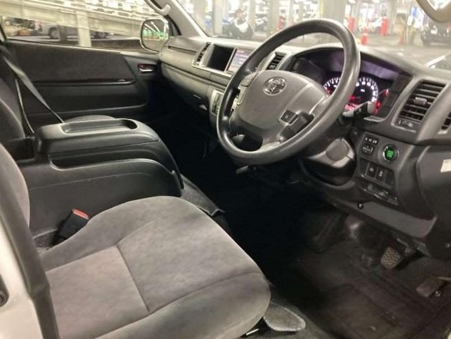 Toyota Hilux Grand Cabin 2020
