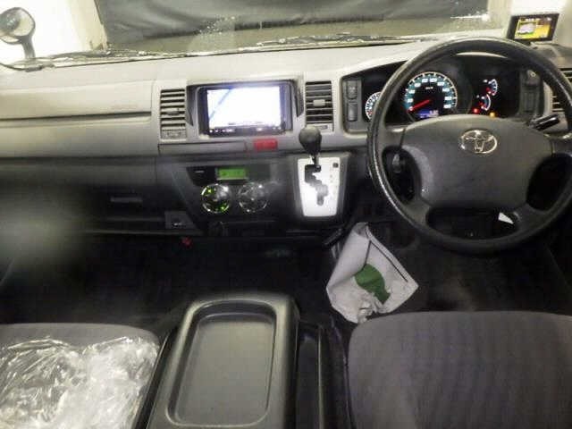 Toyota Hiace SuperGL 2010