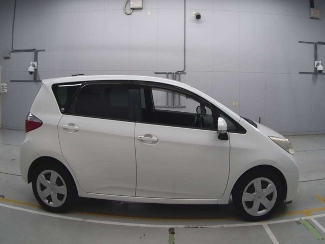TOYOTA RACTIS 2011