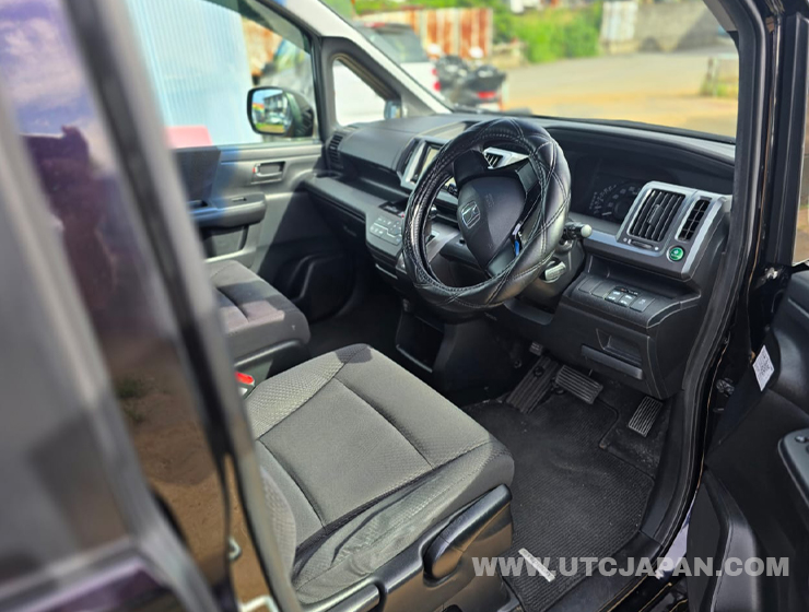 Honda Stepwagon Spada 2011