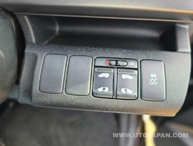 Honda Stepwagon Spada 2011