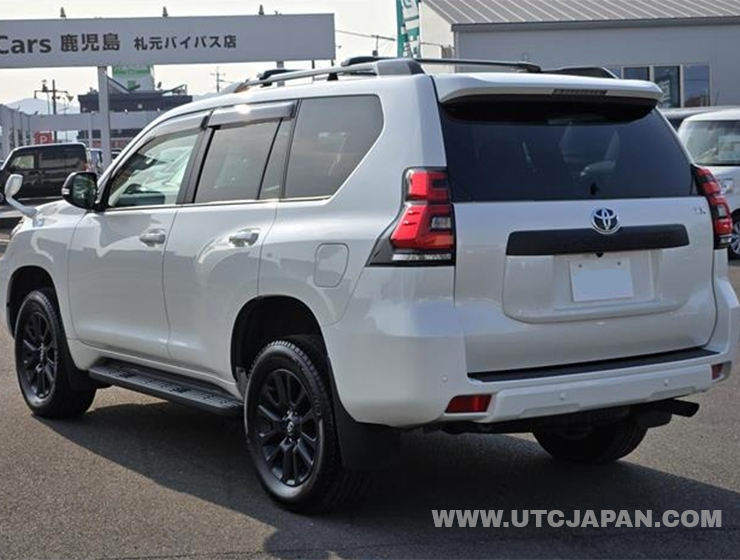 TOYOTA LAND CRUISER PRADO 2023