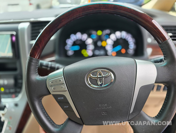 Toyota Vellfire 2014