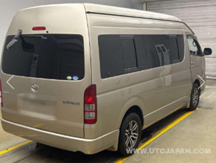 TOYOTA HIACE GRAND CABIN 2011