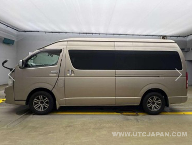 TOYOTA HIACE GRAND CABIN 2011