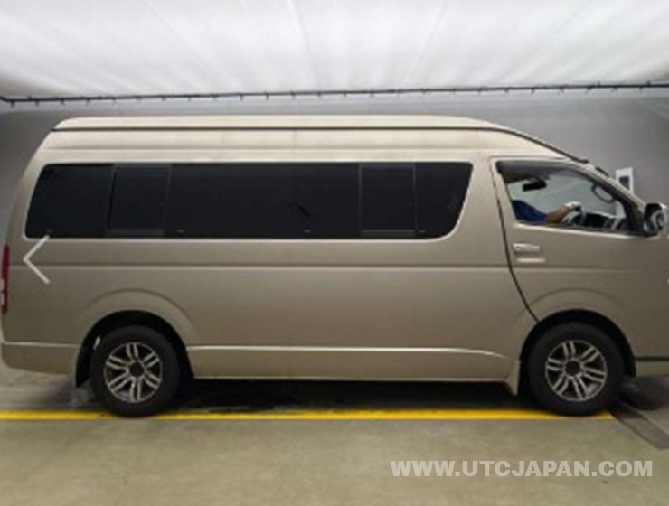 TOYOTA HIACE GRAND CABIN 2011