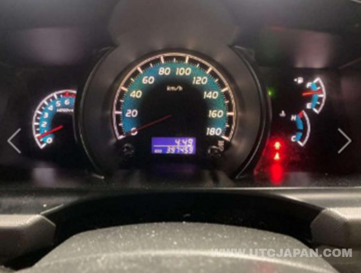 TOYOTA HIACE GRAND CABIN 2011