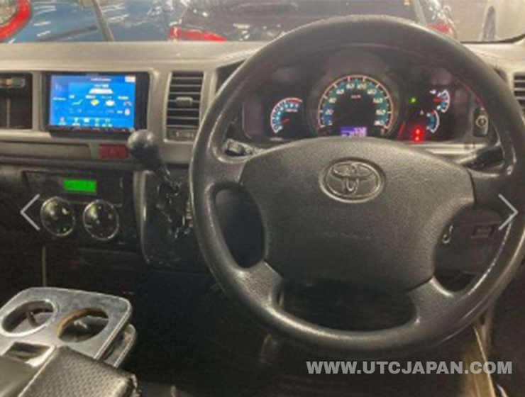 TOYOTA HIACE GRAND CABIN 2011