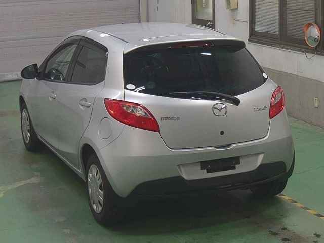 MAZDA DEMIO 2010