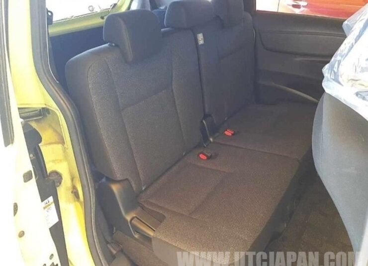 TOYOTA SIENTA 2016