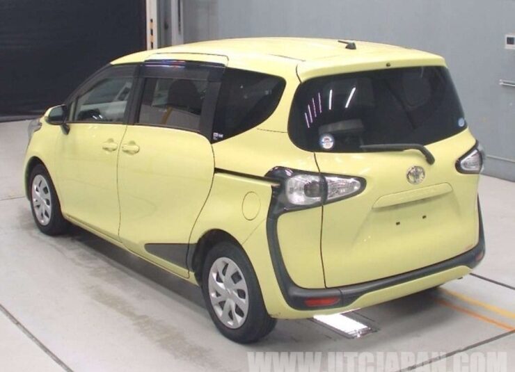 TOYOTA SIENTA 2016