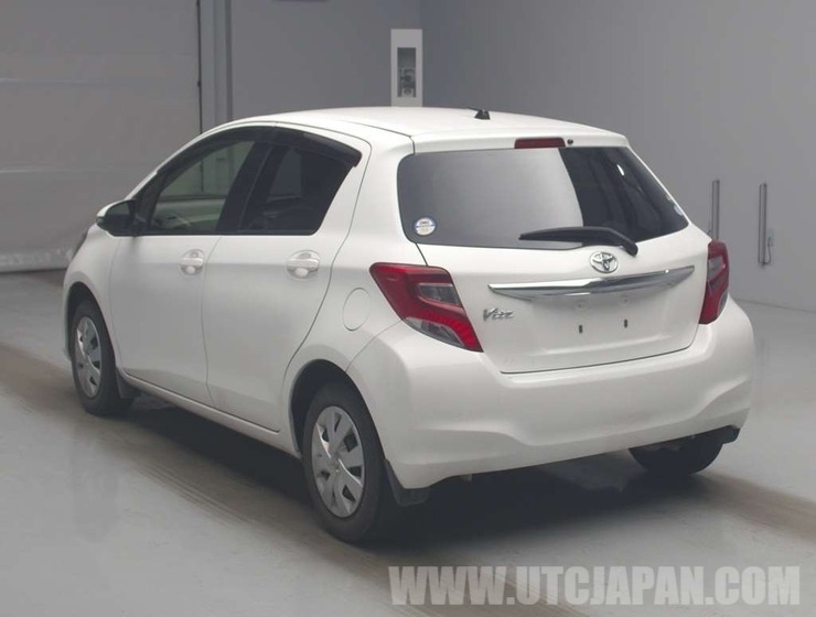 TOYOTA VITZ 2016