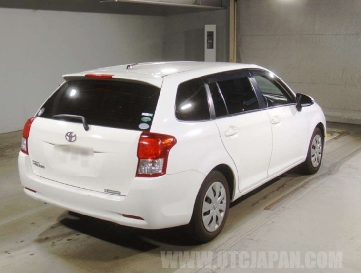 TOYOTA COROLLA FIELDER 2013