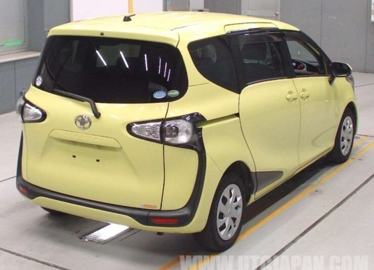 TOYOTA SIENTA 2016