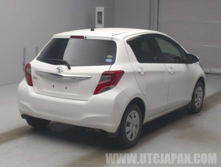 TOYOTA VITZ 2016