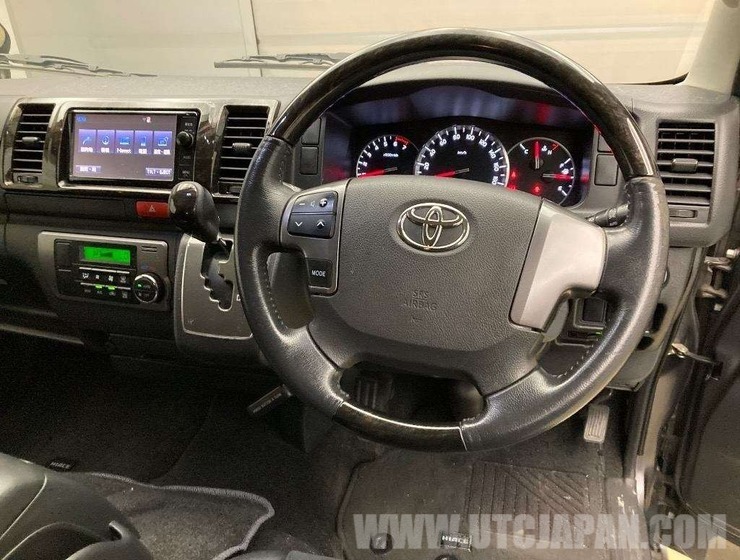 TOYOTA HIACE SUPER GL 2016