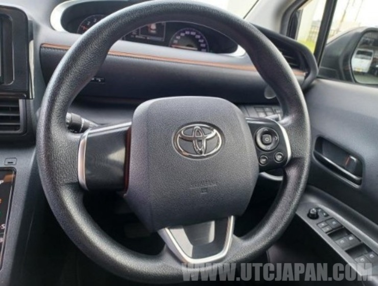 TOYOTA SIENTA 2019