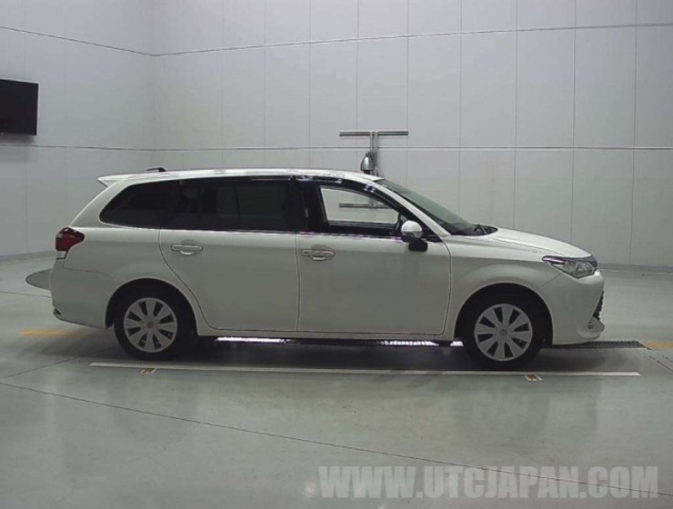 TOYOTA COROLLA FIELDER 2017