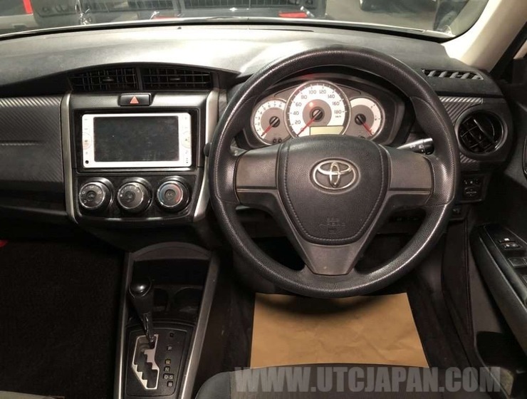 TOYOTA COROLLA FIELDER 2013