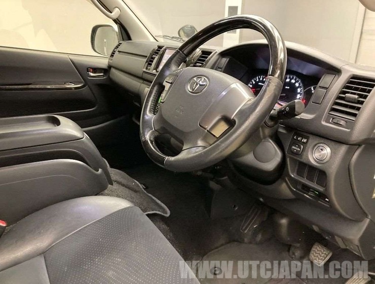 TOYOTA HIACE SUPER GL 2016