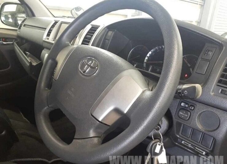TOYOTA HIACE SUPER GL 2014