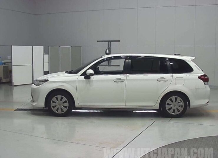 TOYOTA COROLLA FIELDER 2017