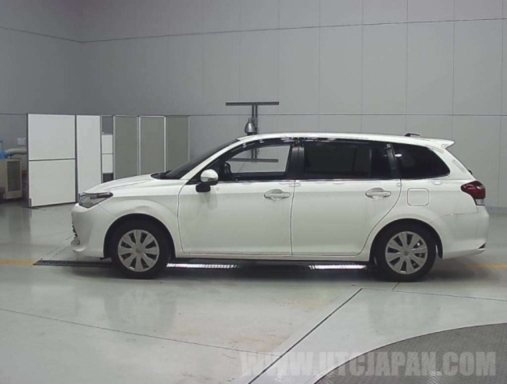 TOYOTA COROLLA FIELDER 2017