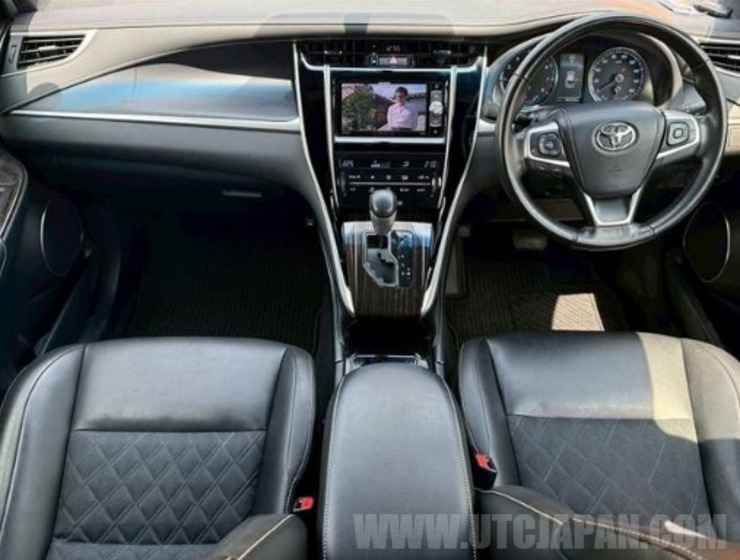 TOYOTA HARRIER 2017