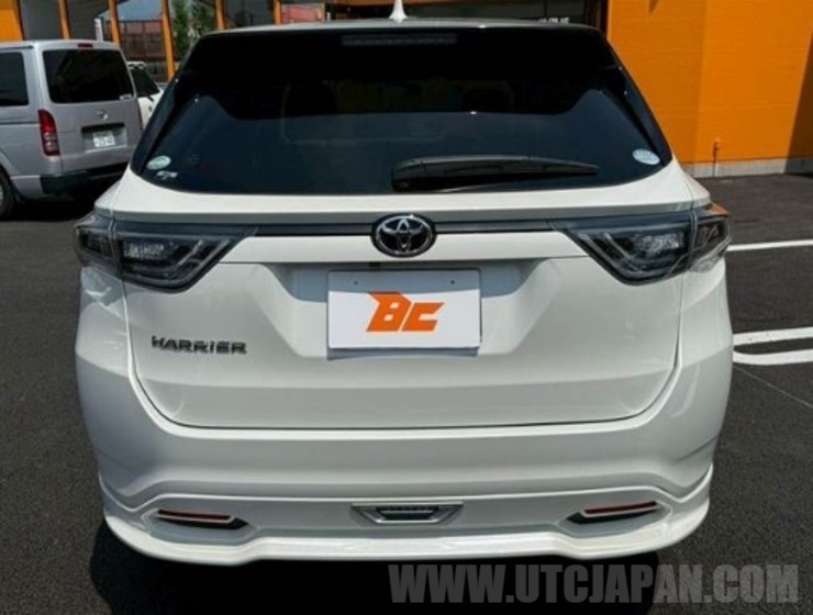 TOYOTA HARRIER 2017