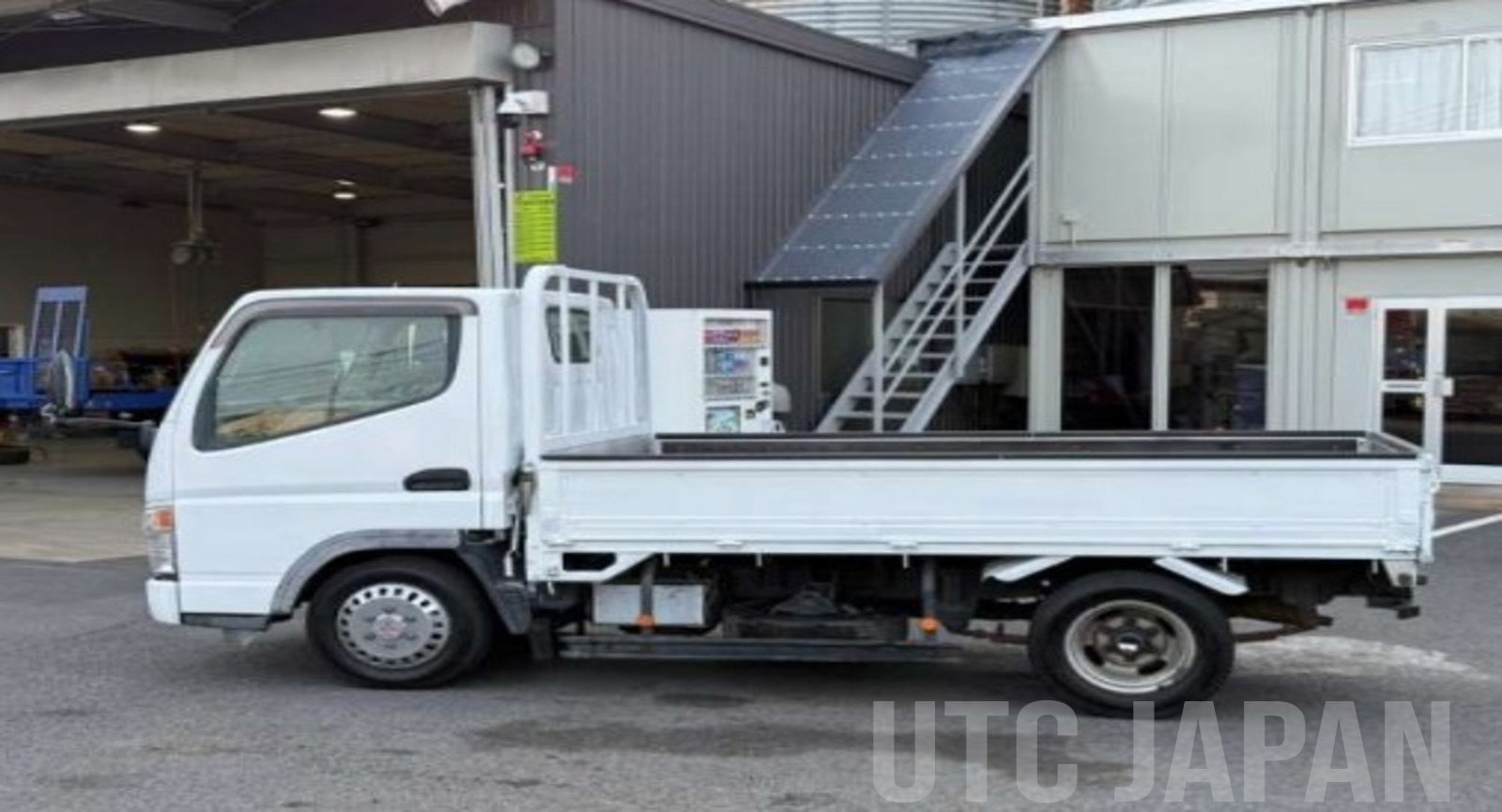 MITSUBISHI CANTER FLATBED 2004