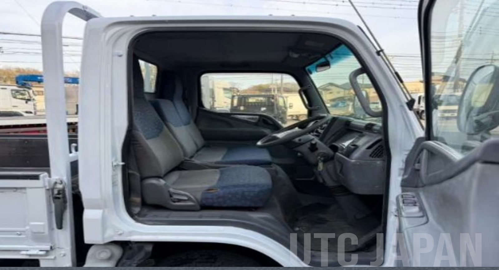 MITSUBISHI CANTER FLATBED 2004