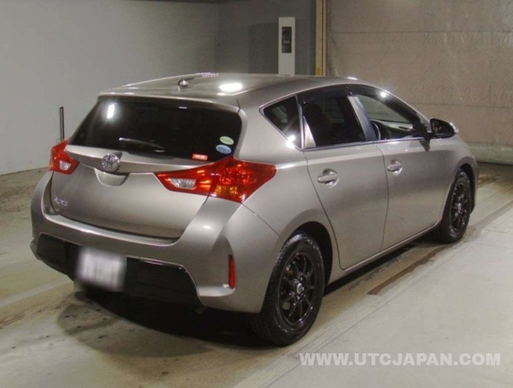 TOYOTA AURIS 2013