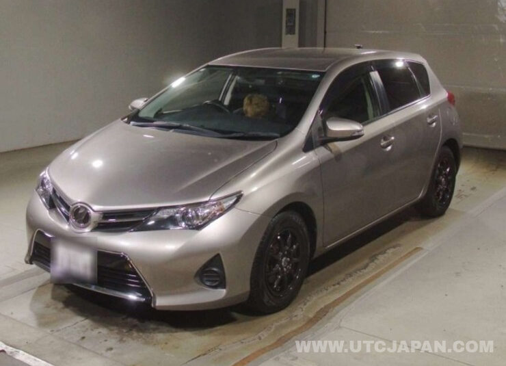 TOYOTA AURIS 2013