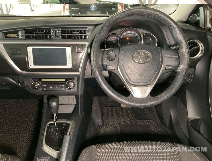 TOYOTA AURIS 2013