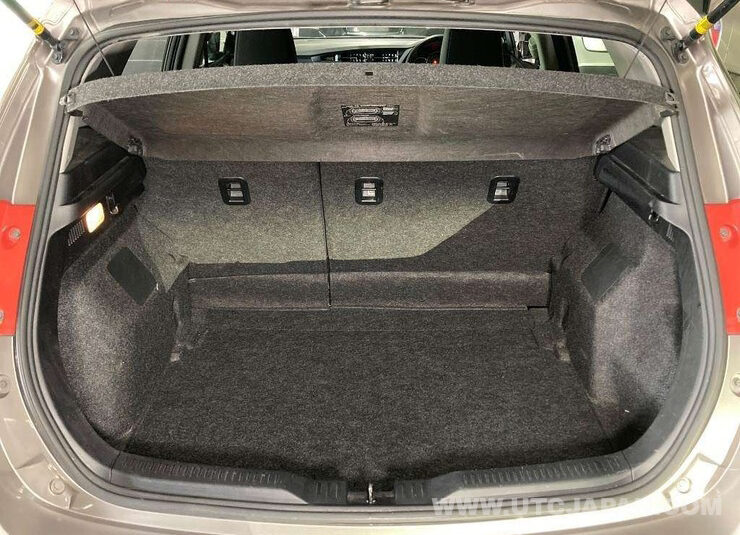 TOYOTA AURIS 2013