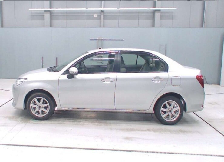 TOYOTA COROLLA AXIO 2016