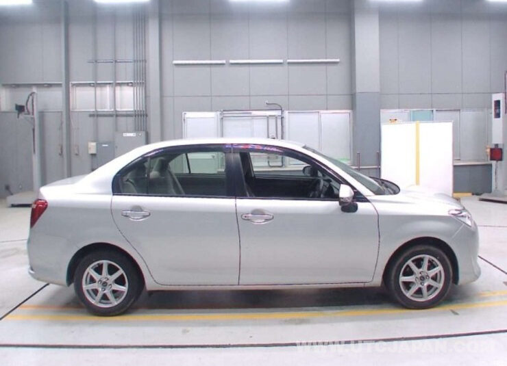 TOYOTA COROLLA AXIO 2016