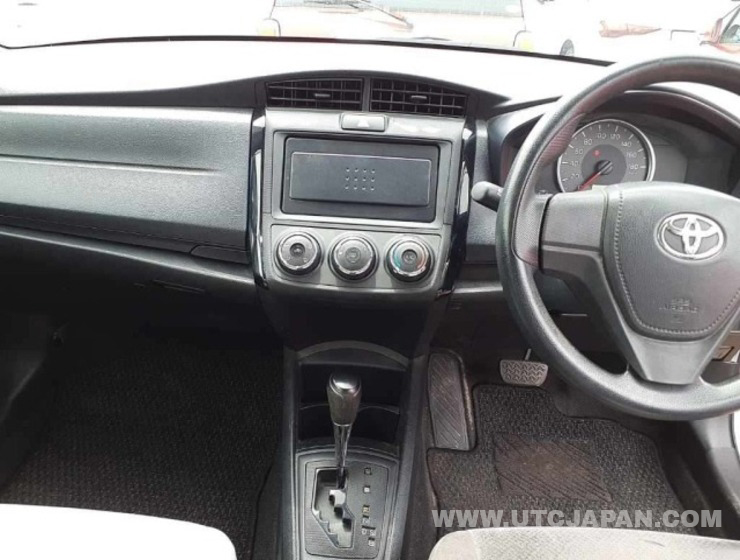 TOYOTA COROLLA AXIO 2016