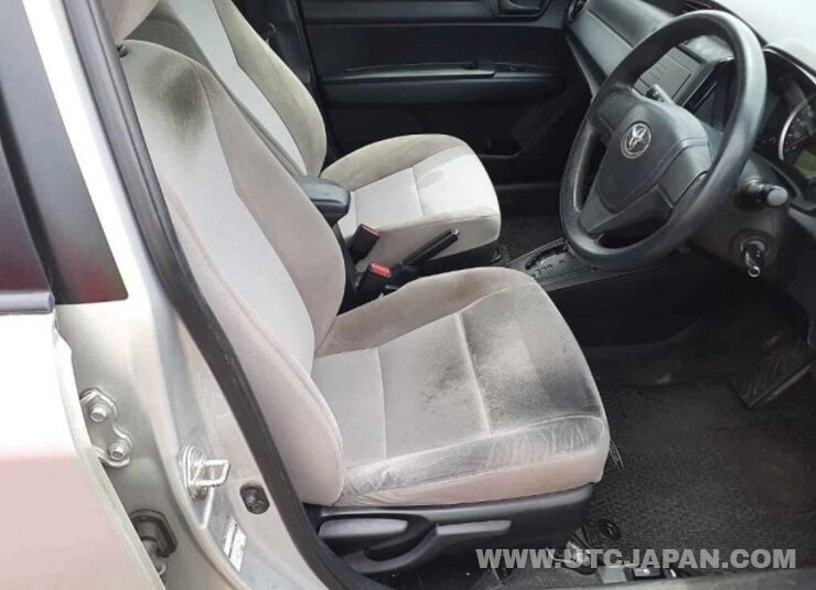 TOYOTA COROLLA AXIO 2016