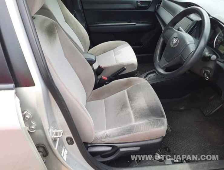 TOYOTA COROLLA AXIO 2016