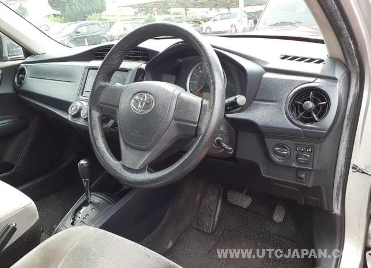 TOYOTA COROLLA AXIO 2016