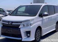 Toyota Voxy ZS